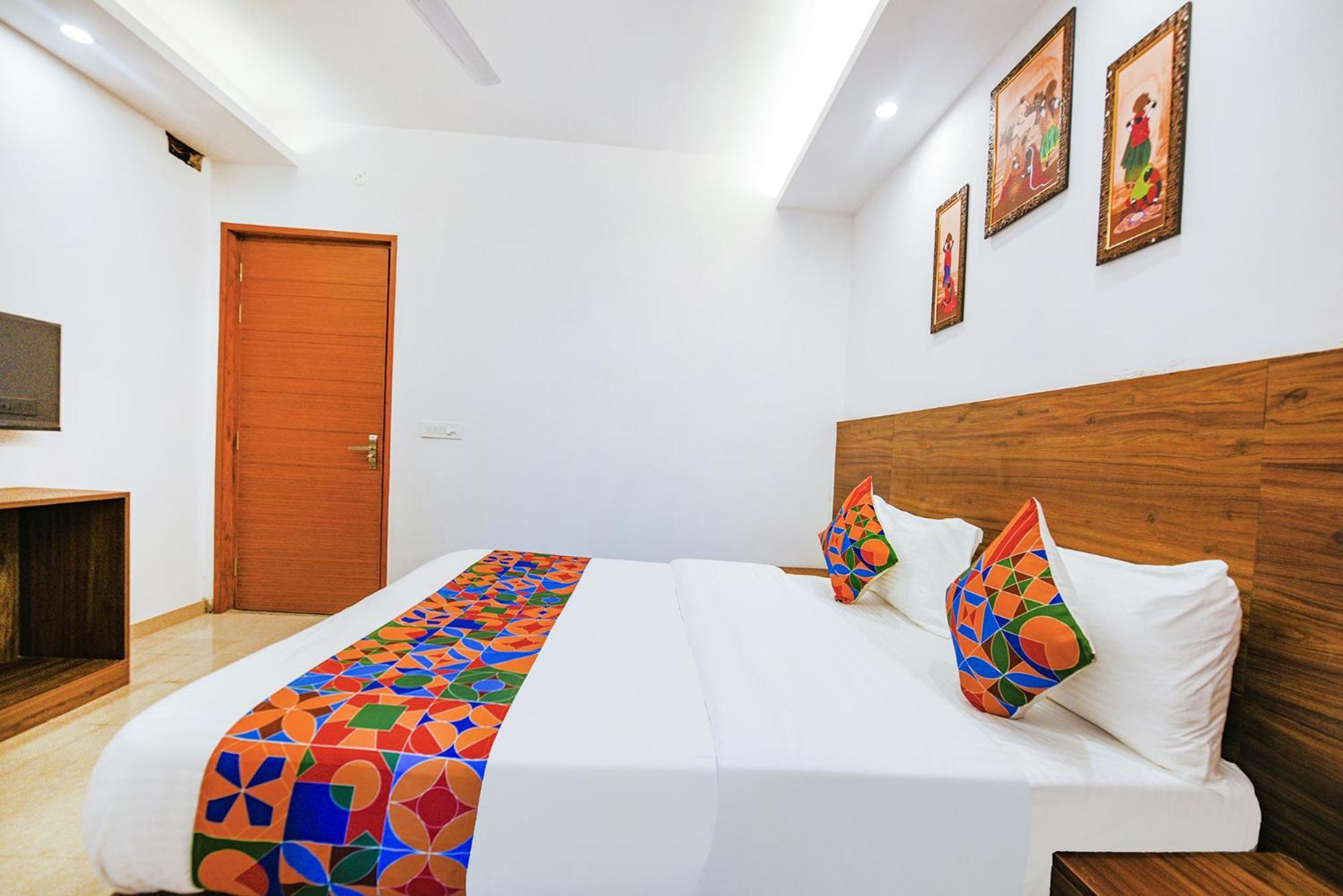 Fabhotel Sparkling - Nr Yashobhoomi Convention Centre Delhi  Exteriör bild